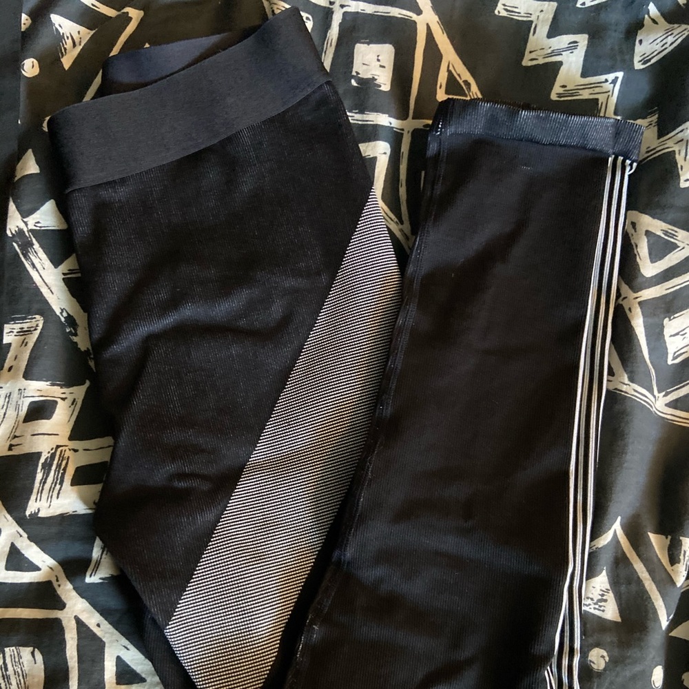 Fabletics Leggings - Picture 2 of 4